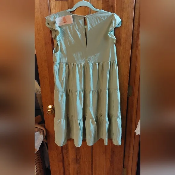 Light Green Dress - Picture 2 of 3